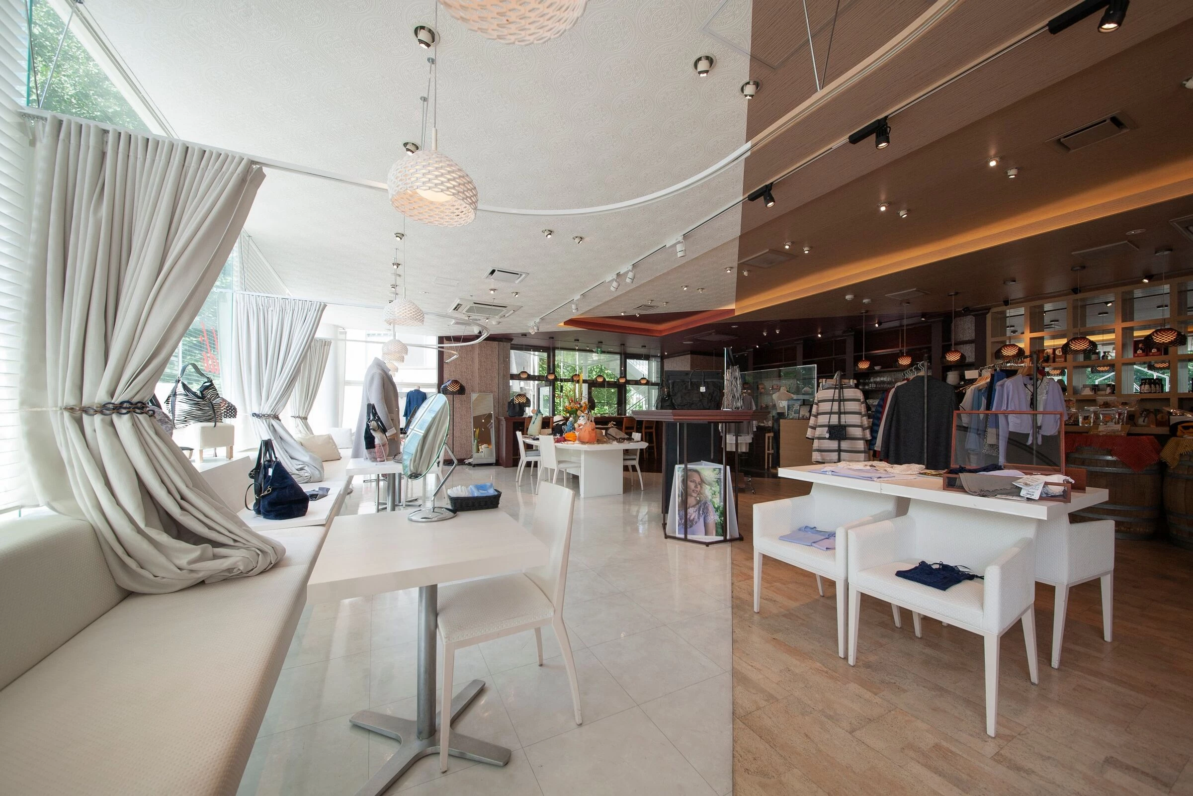 东京阳光试衣间酒廊-19