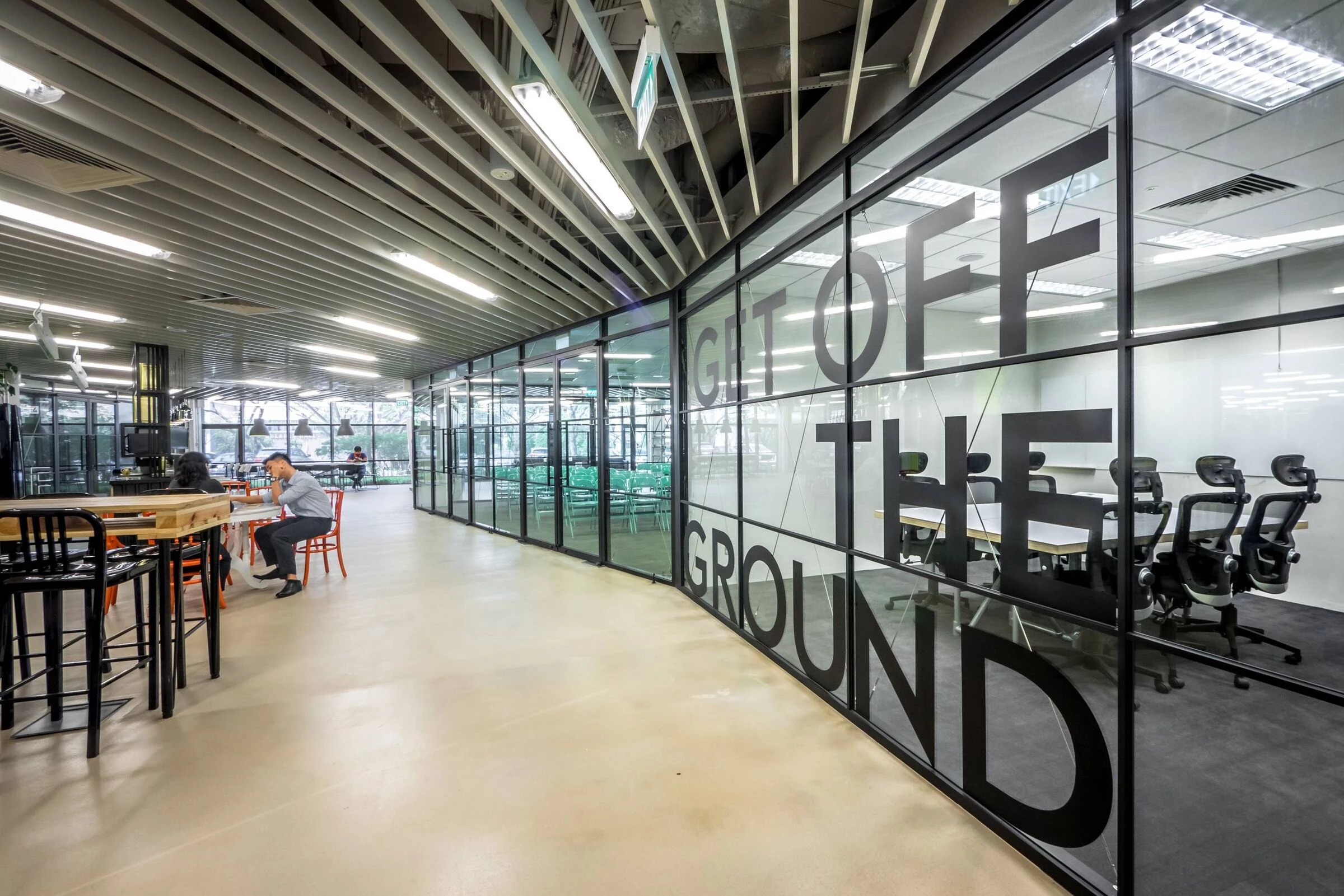 新加坡航空主题共享办公空间· Egg Creatives 的“梦幻航站”-38