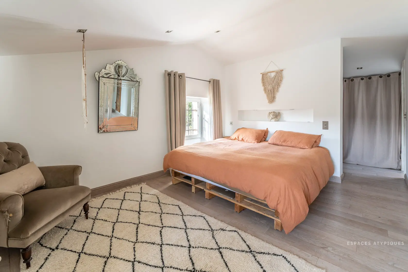 18 世纪普罗旺斯羊舍的现代改造 | 古典与当代的完美融合-8