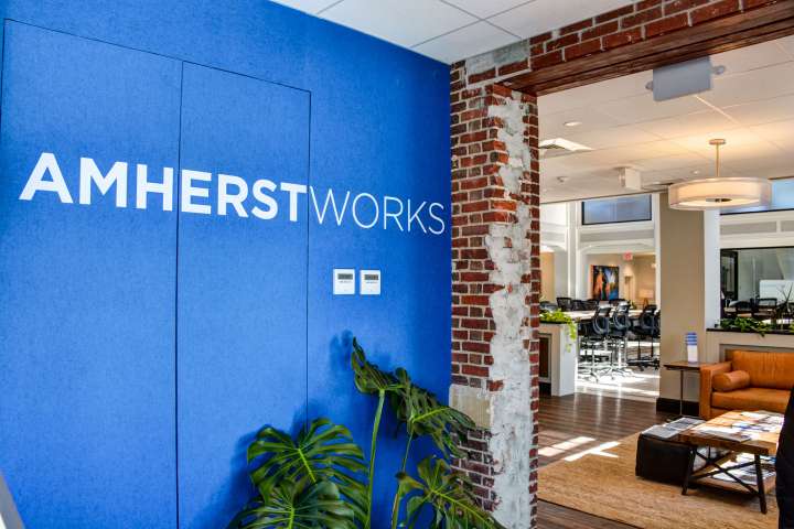 阿默斯特工程（假设Amherst为地名，Works有工程、项目等含义，具体需结合更详细语境确定，这里先给出一个可能的翻译） 丨美国丨Kuhn Riddle Architects-12