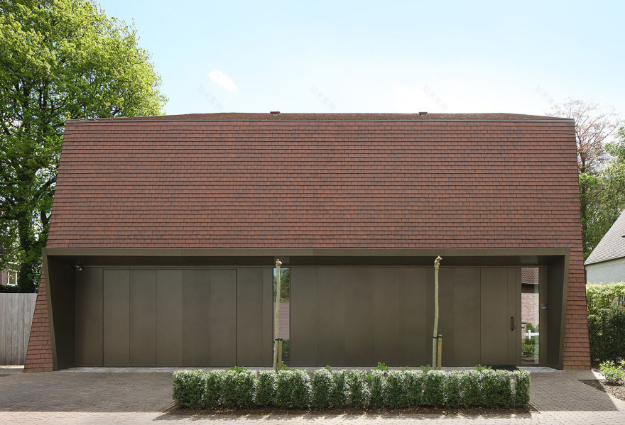 独特造型打破传统,红砖住宅的雕塑空间-15