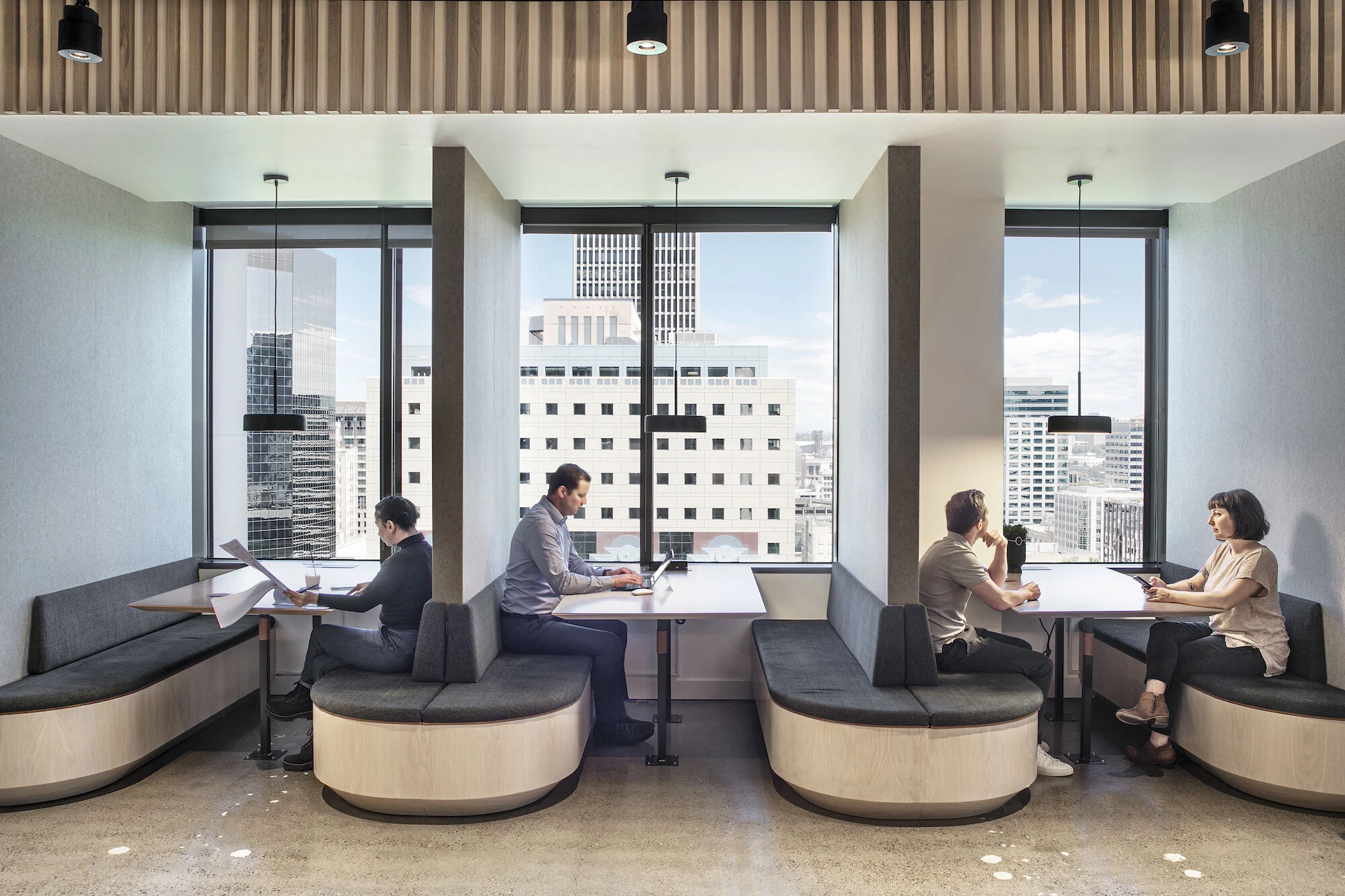 美式极简风办公空间设计丨美国波特兰丨DESIGN+BUILD Workspace-10