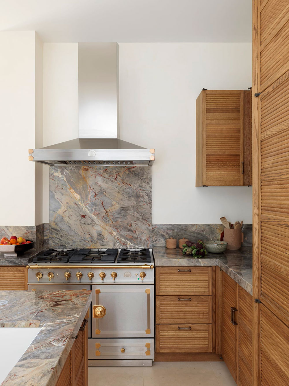 现代巴黎公寓设计中的温暖装饰艺术风格-9