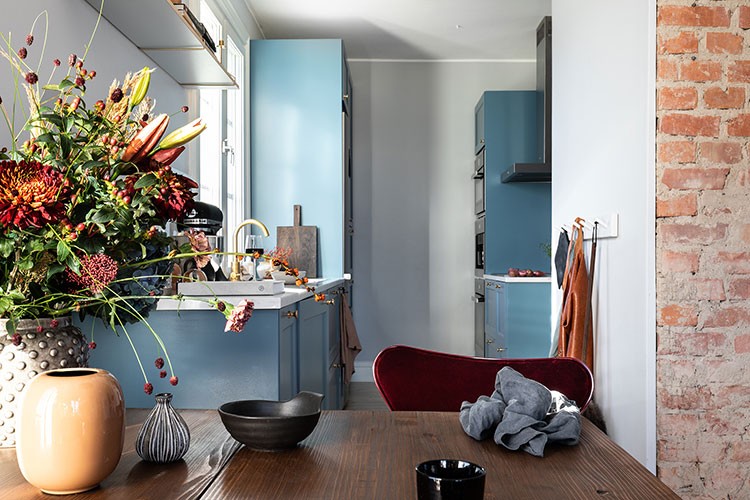 蓝色调的斯堪的纳维亚风格家居设计-17