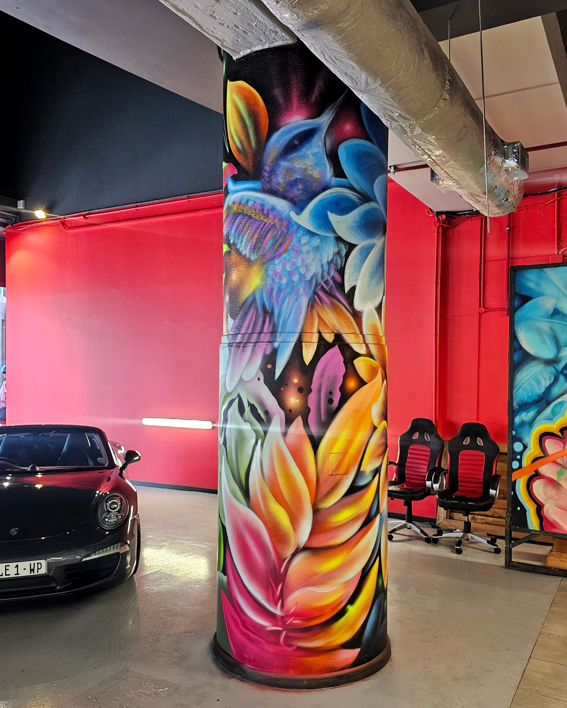 WIGGLE CAR HIRE 新展厅艺术柱设计丨南非开普敦-6