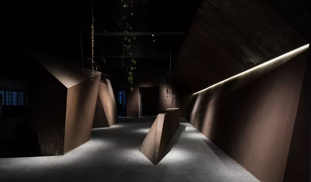 原始空间的新生力量——汕头 AD 艾克建筑办公室设计-11