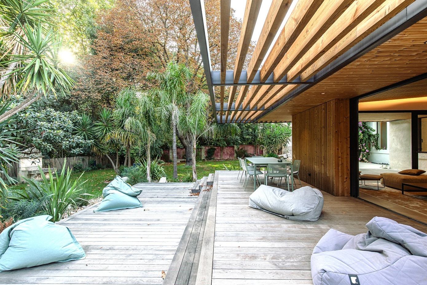 Contemporary Renaissance: Montpellier House Opens To Poolside Living-9