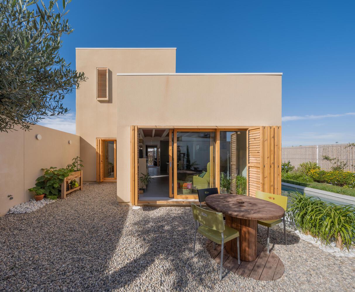 三角之家 · 智利用北向地块的被动式生物气候建筑设计丨Ecoproyecta-0