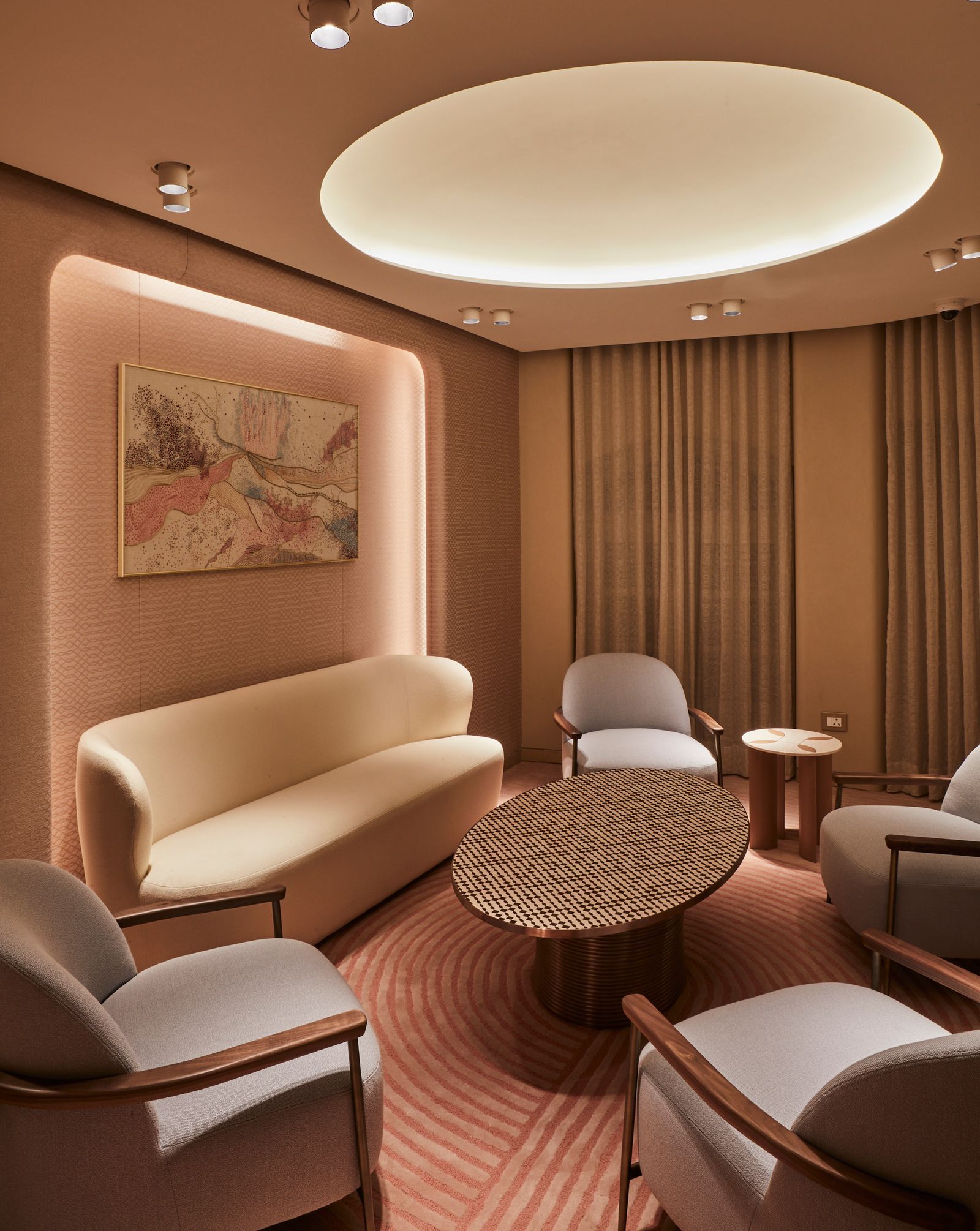 Her Story孟买Kala Ghoda旗舰店“情绪画廊”丨巴黎建筑公司RDAI-10