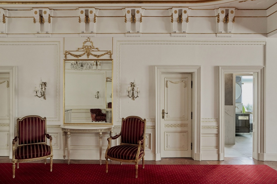 布达佩斯 Gundel 餐厅洗手间，传统与现代的完美融合-3