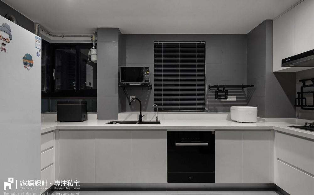 温暖相伴·现代家居情感空间设计-17