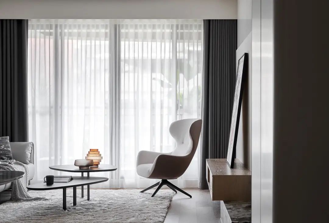 奶油色与白的优雅碰撞,岳蒙最新作品诠释空间魅力-7