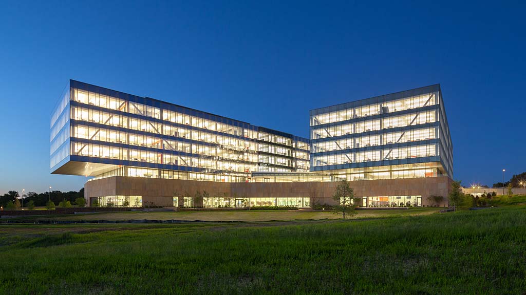 全球保险巨头 RGA 的现代办公空间-1