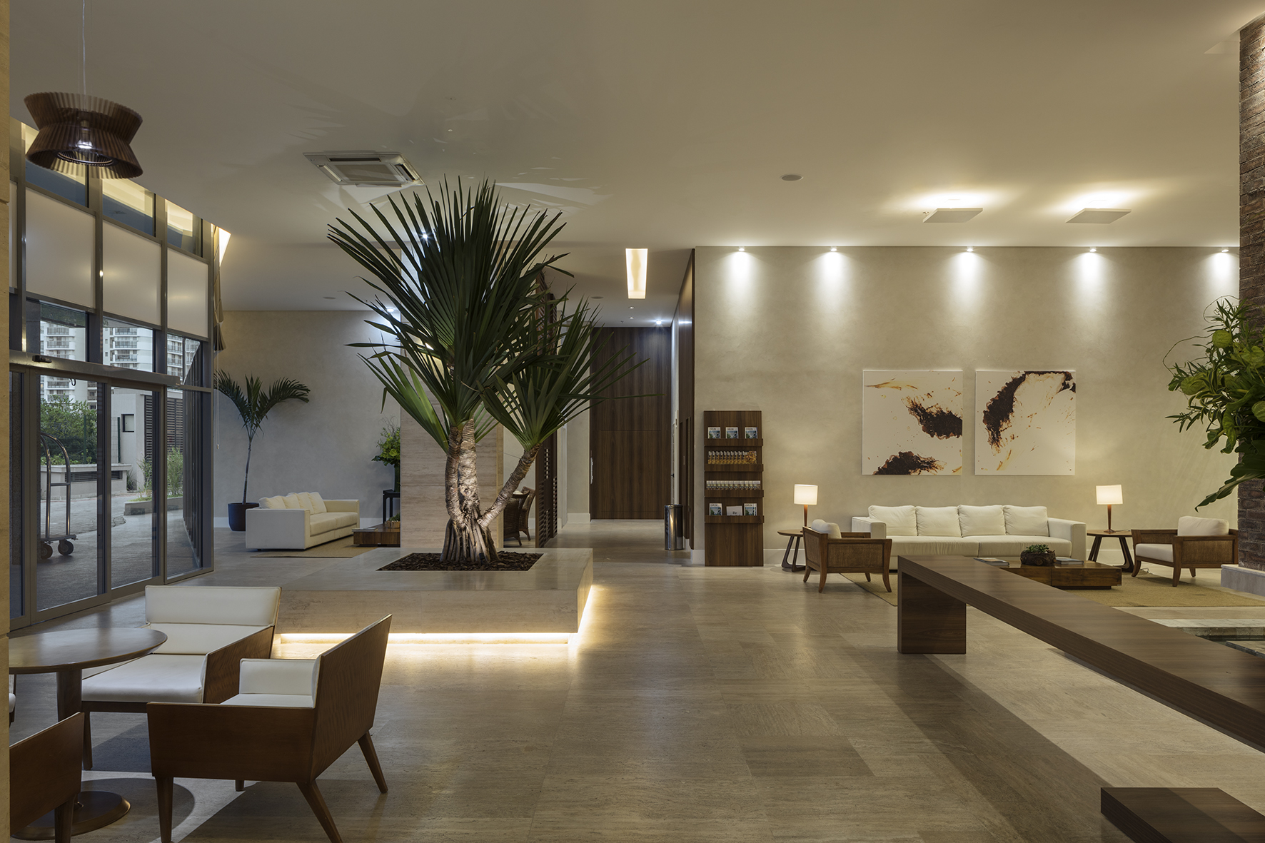 活力四溢的巴洛克风商业综合体-17