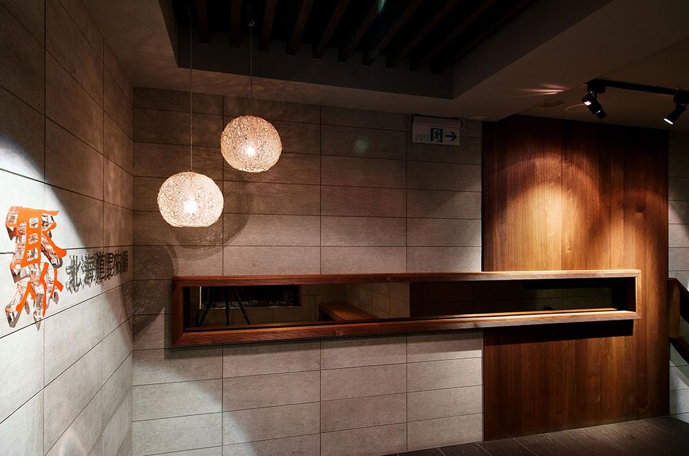 复古与现代交融的枯藤老树昏鴉民宿设计-2