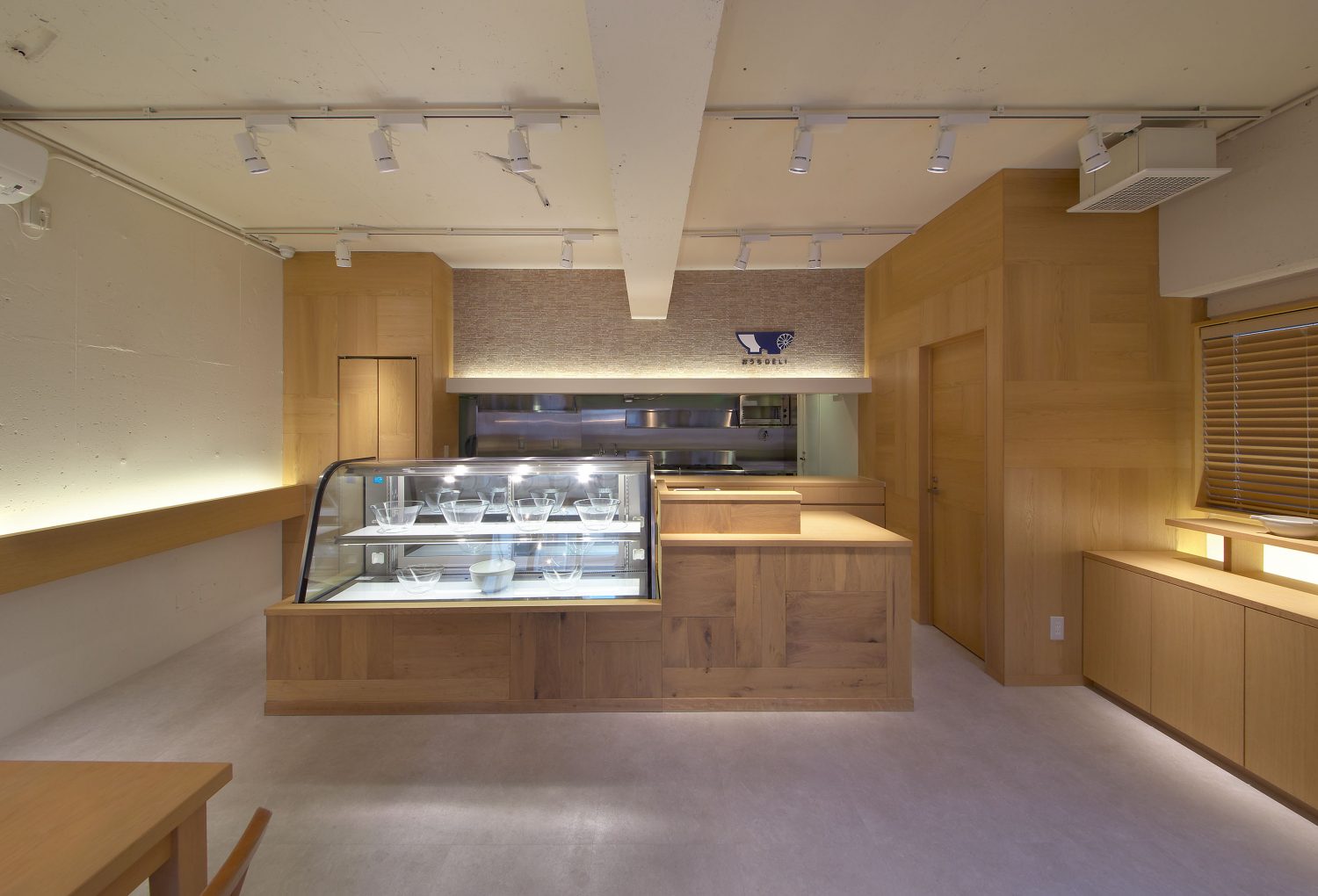 居家熟食店·体现设计丨日本东京丨岩本 勝也＋エンバディデザイン-9