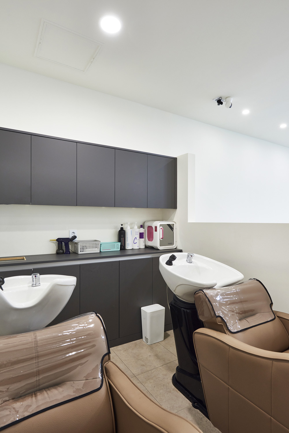 24 坪韩式美容院，现代简约设计典范-13