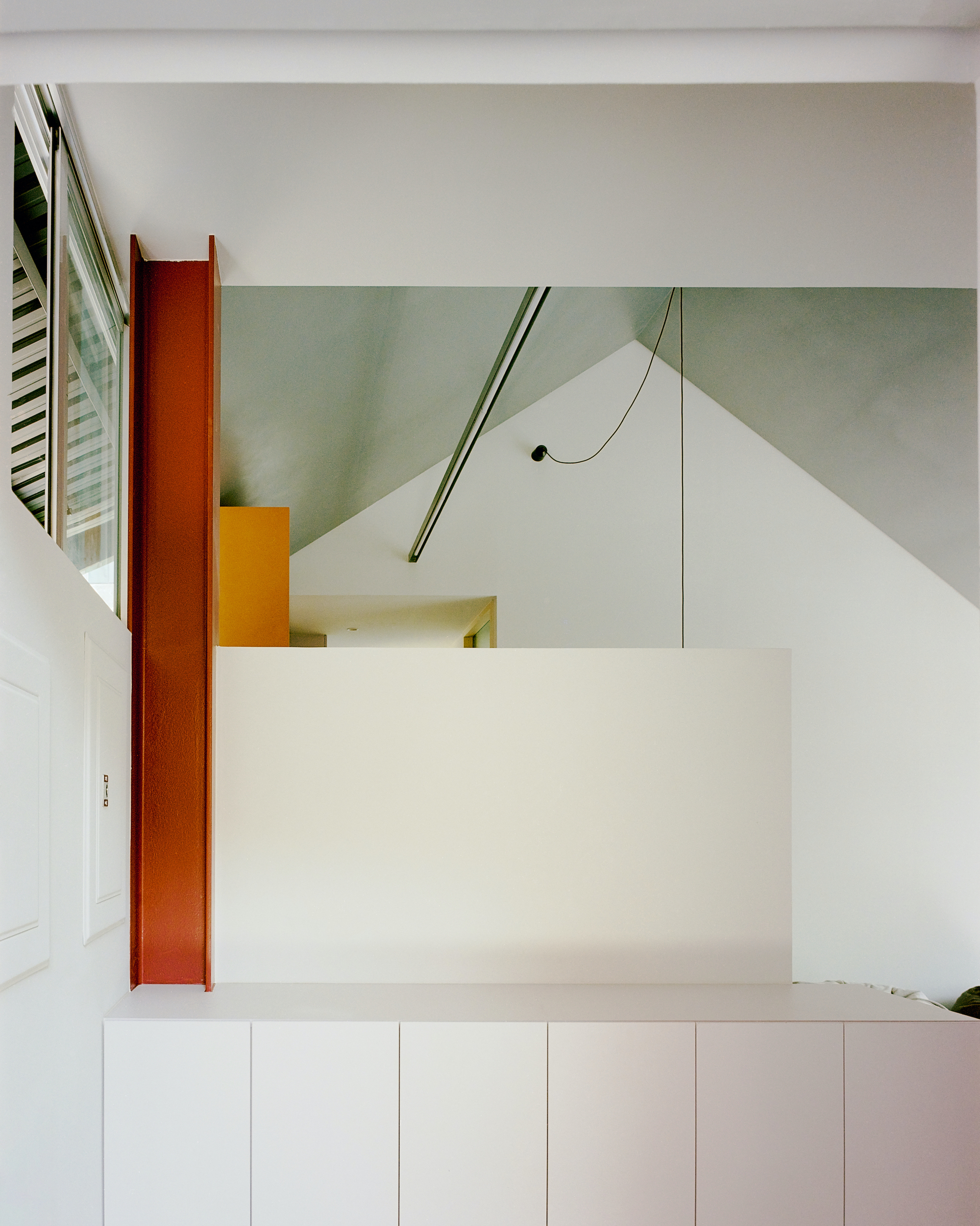 Double Roof House / Studio Tngtetshiu-16