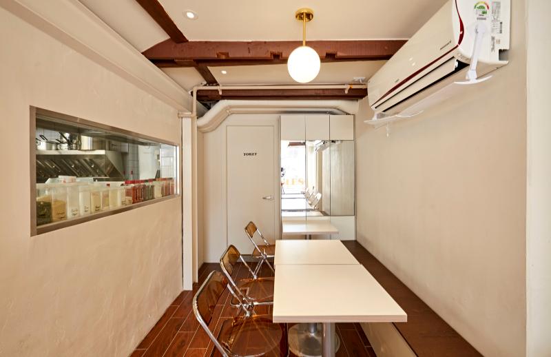 美式复古风 13 坪自制面包店设计-10