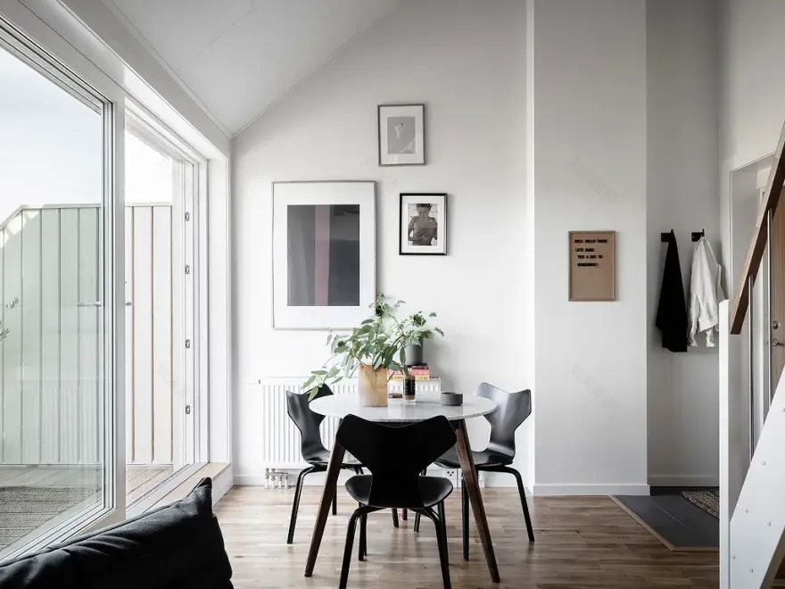 黑白设计公寓,空间感十足-4