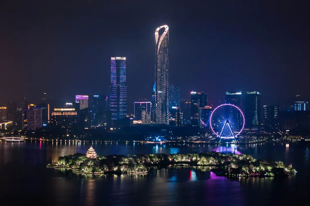 金鸡湖畔升明月，光影交织共此时|城市级灯光联动的创新与探索-22