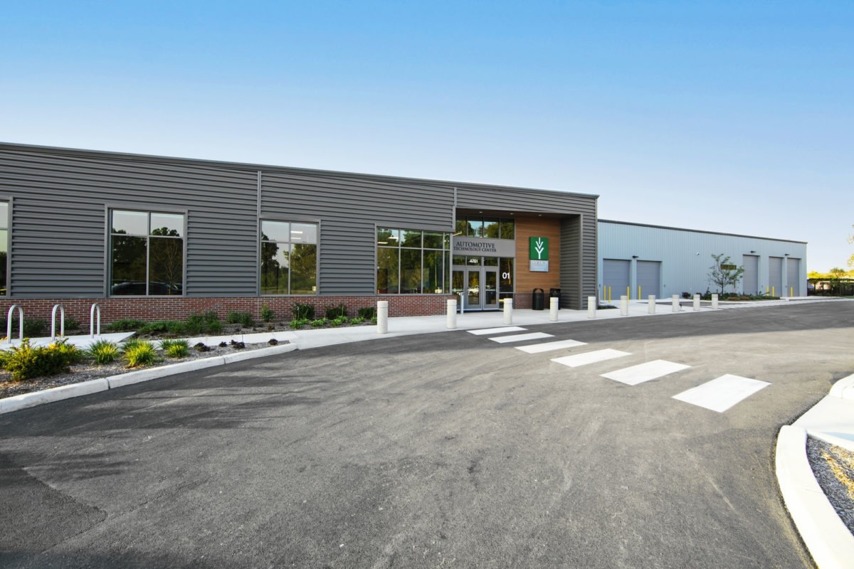 Ivy Tech 汽车技术培训中心丨美国印第安纳波利斯丨GMB Architecture + Engineering-12