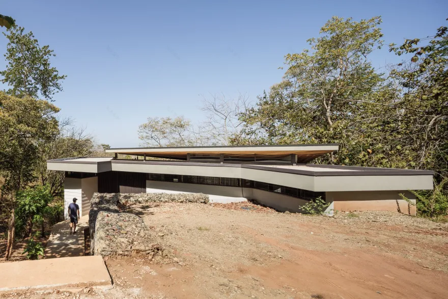 悬浮叶屋 · 绿色走廊中的生态住宅-9