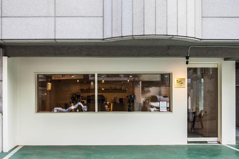 首尔弘大 15 坪黄金地段简约咖啡厅设计-9