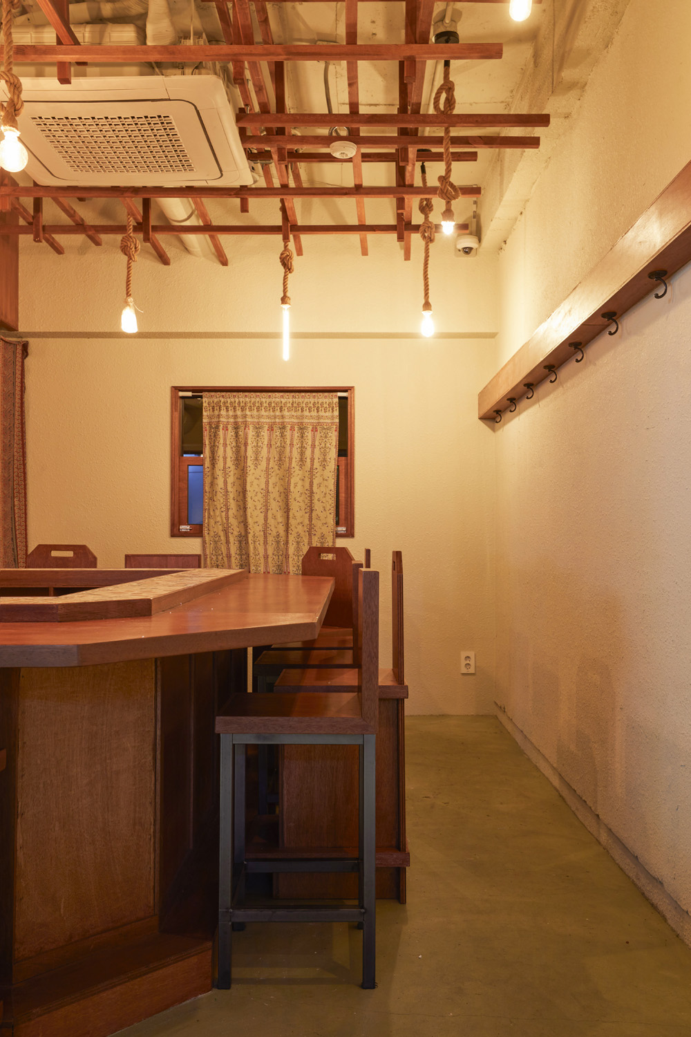 极简餐厅设计，氛围营造与功能兼具-6