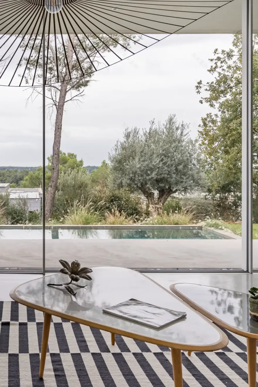 法式别墅设计,完美融合自然景观-2