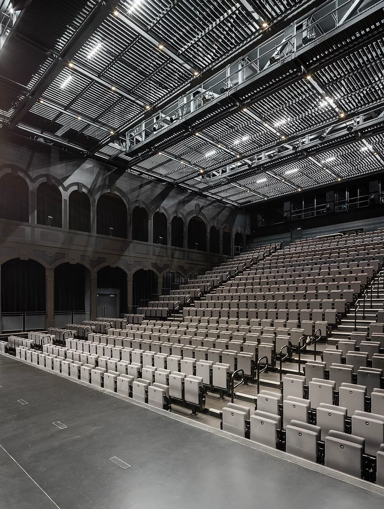 百年建筑"拆"出新生,加拿大 Theater Le Diamant 惊艳翻新-109