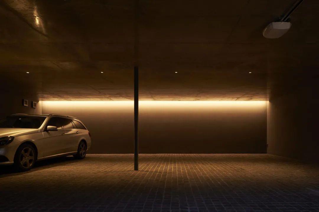 日本野兽派庭院住宅-57