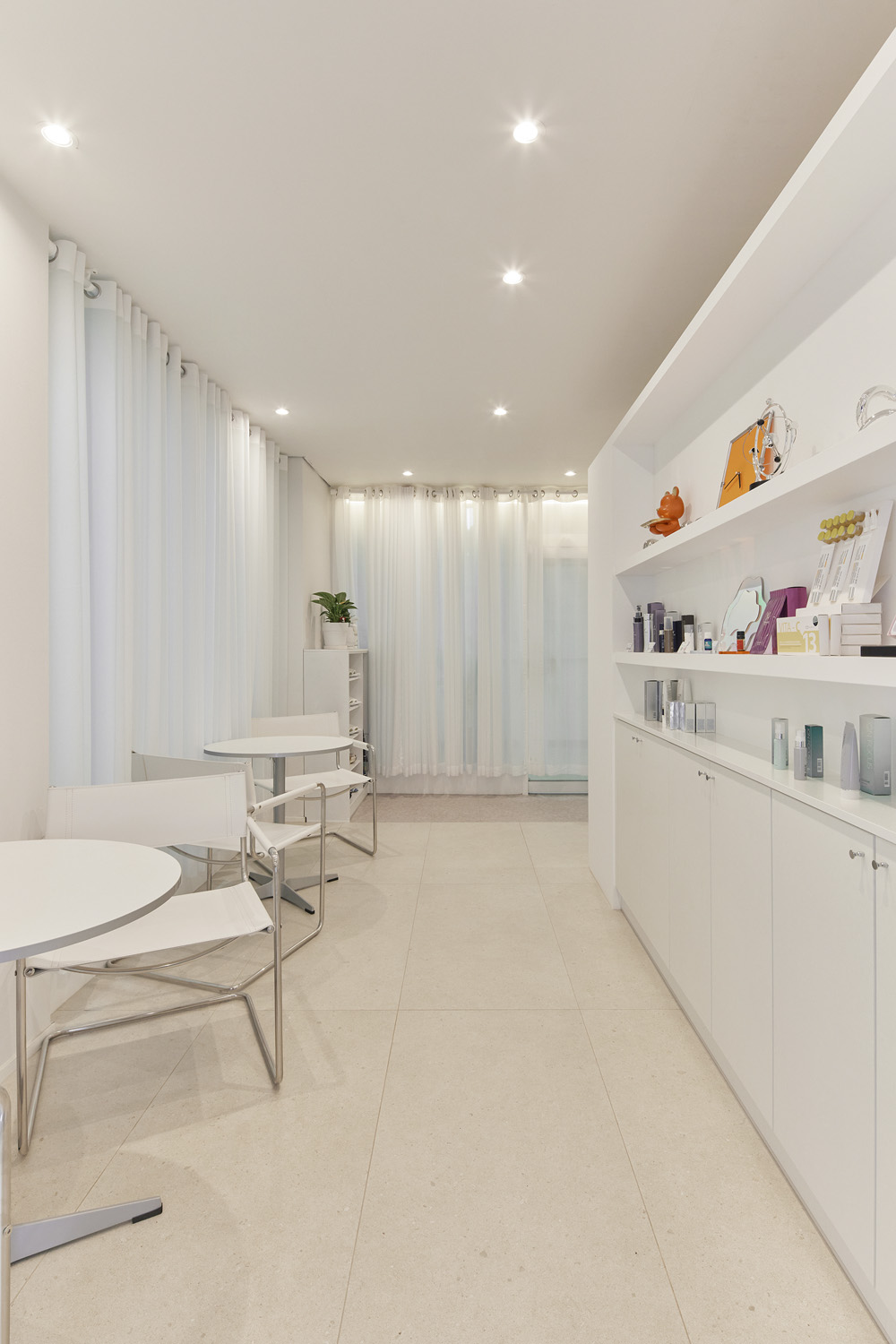 白色梦幻，高级感爆棚的 27 平米小户型设计-11