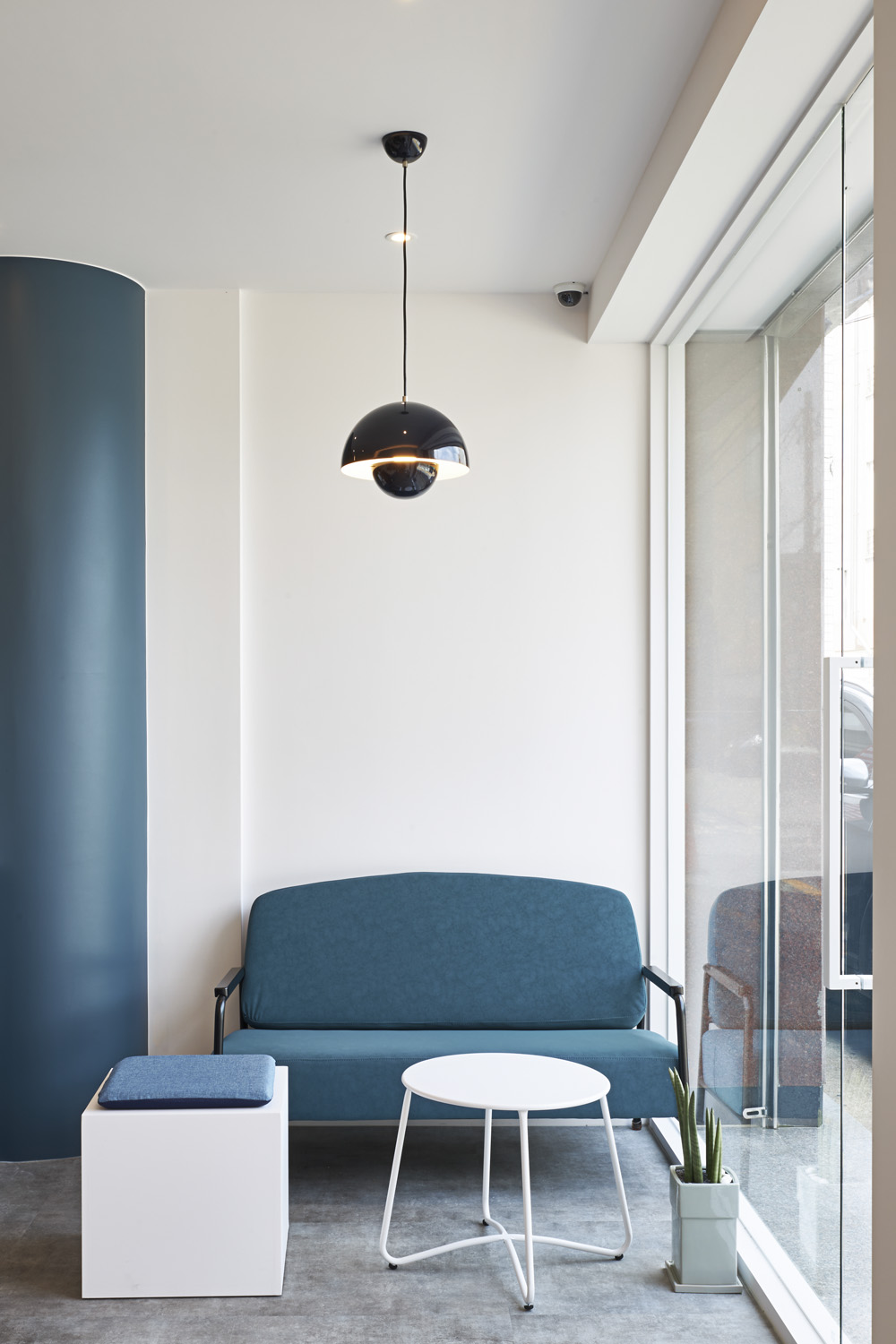 现代简约的 16 平米咖啡厅室内设计-14