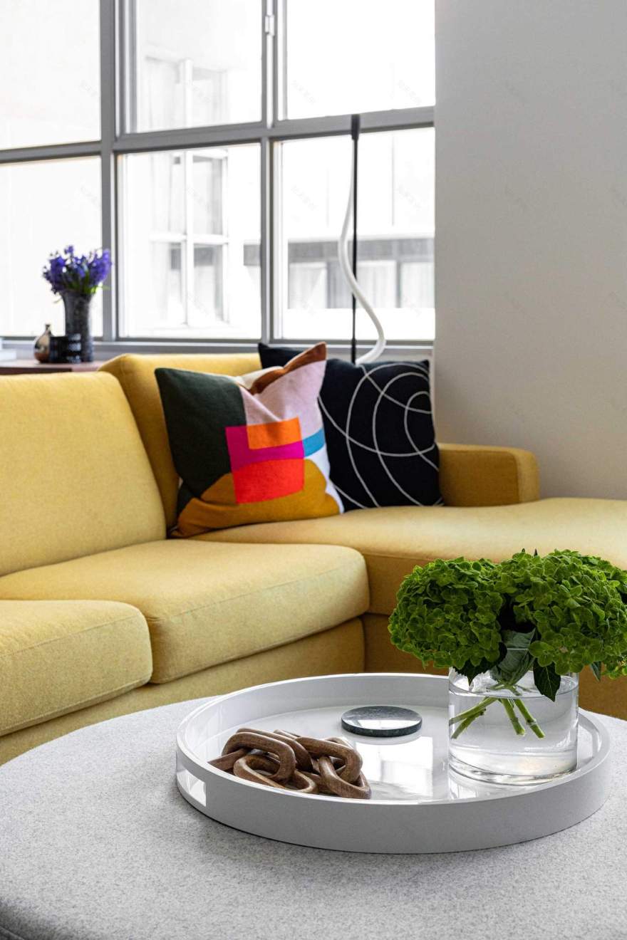 玻璃围合图书馆与家庭办公室的公寓改造丨加拿大Level Studio-28