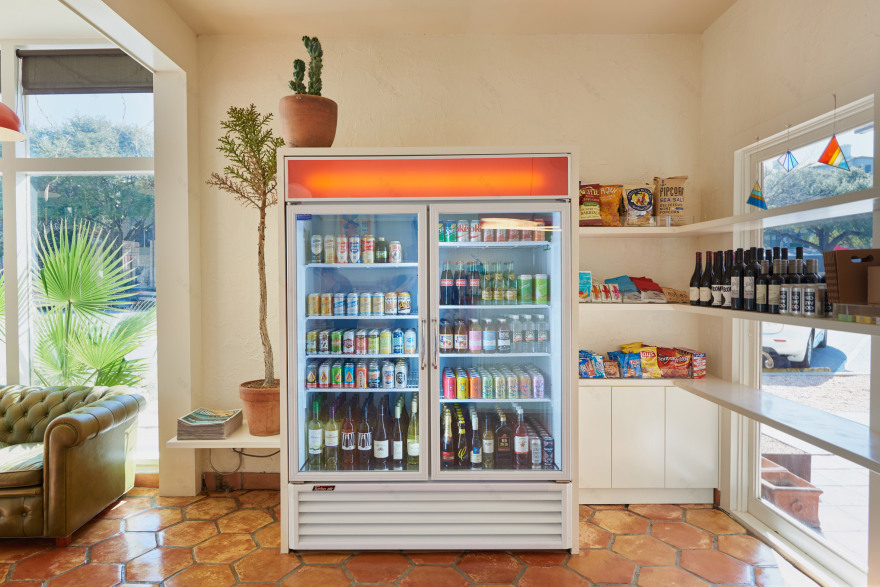 德州奥斯汀汽车旅馆翻新,重现 50 年代风采-12