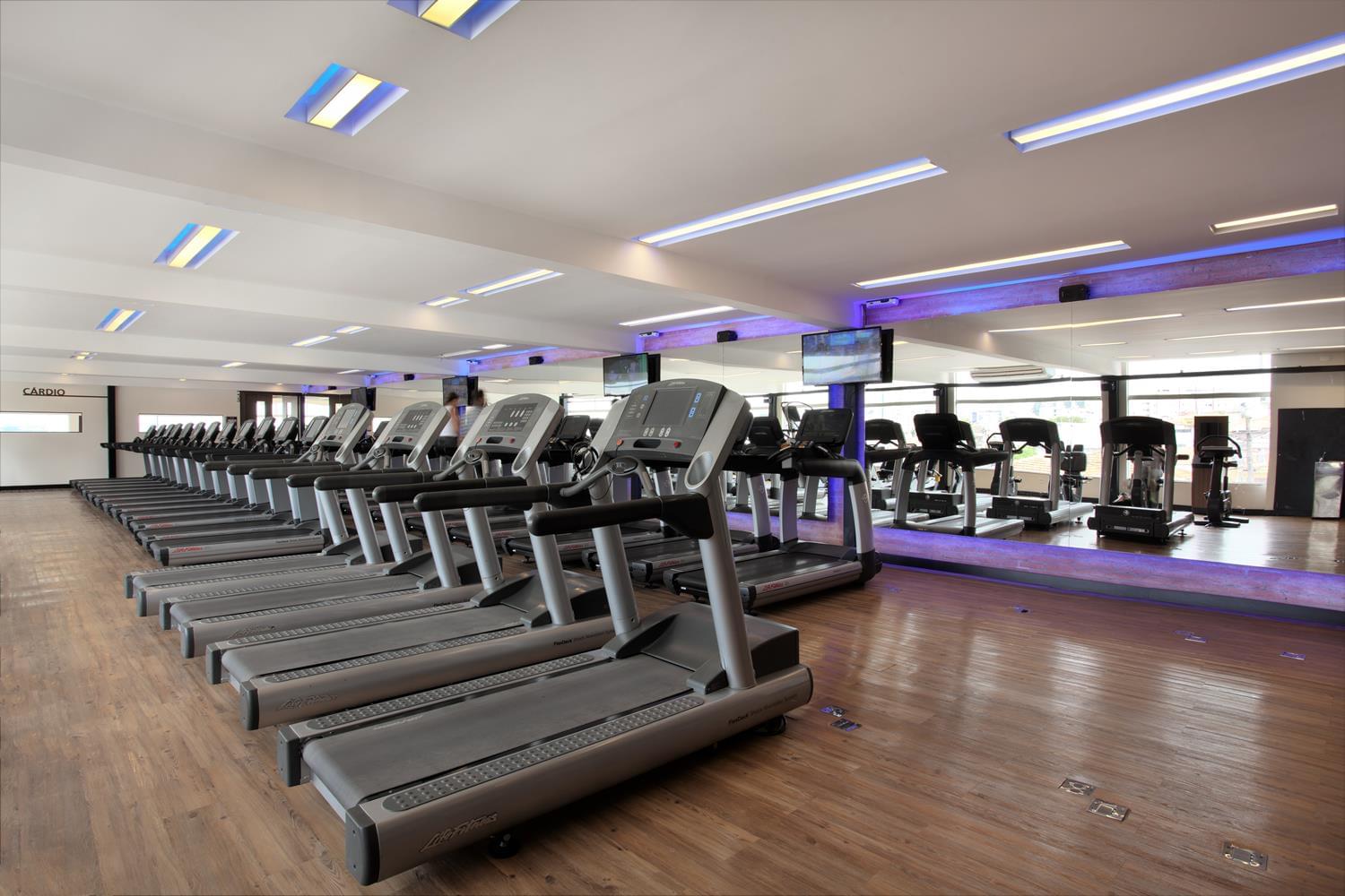 巴西圣卡埃塔诺学术中心 · Raquel Kabbani 的环保运动建筑-7