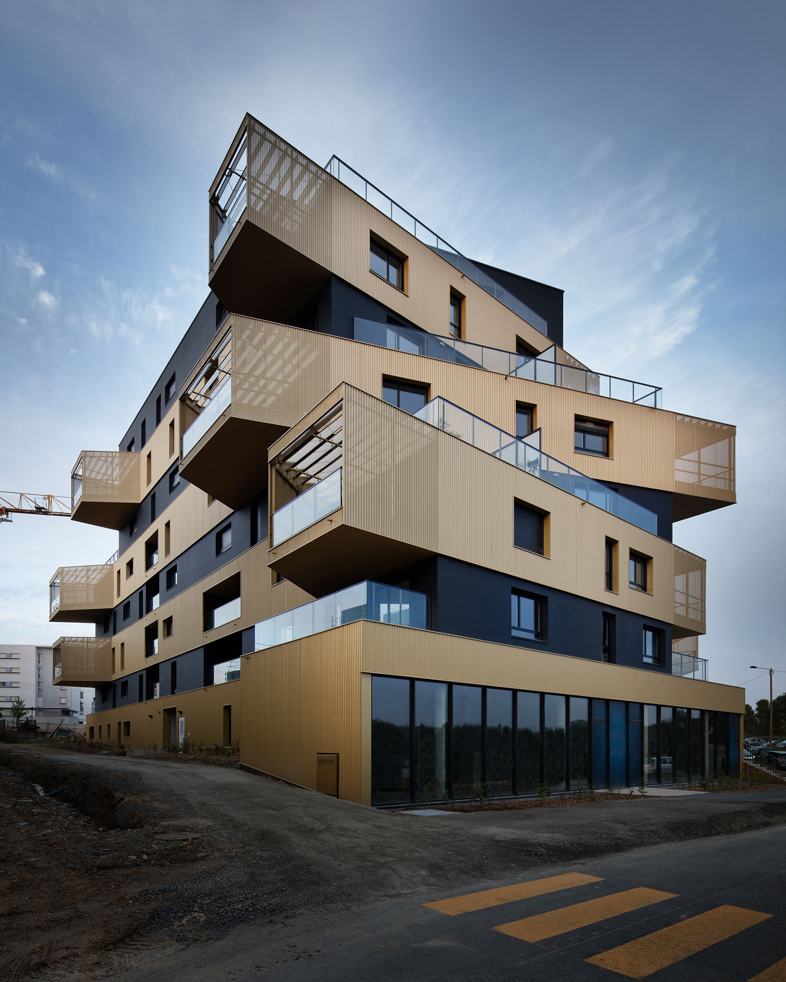 LEquatoriaLogements 公寓建筑——黄金立面与树共生的立体社区-21