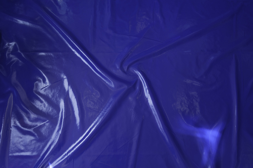 伦敦泳池主题快闪店 | 经济实惠的创意设计-11