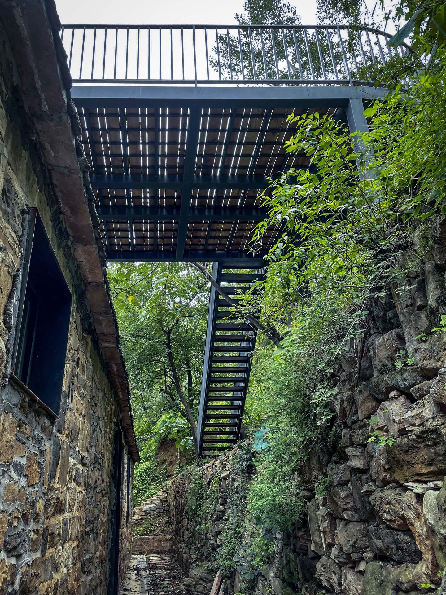 国梁艺术大学生研究训练计划中心丨中国-41