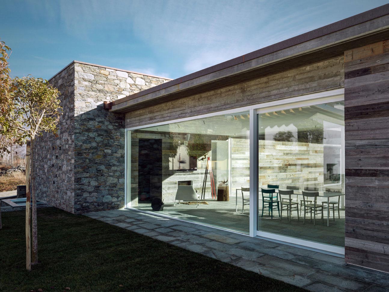 意大利阿尔卑斯山脉的绿色住宅-6