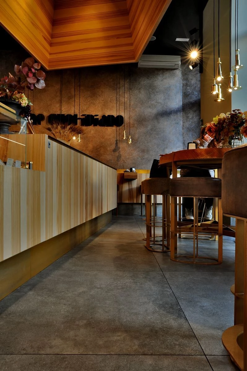 意大利热面包店的动感空间设计丨意大利的里雅斯特-26