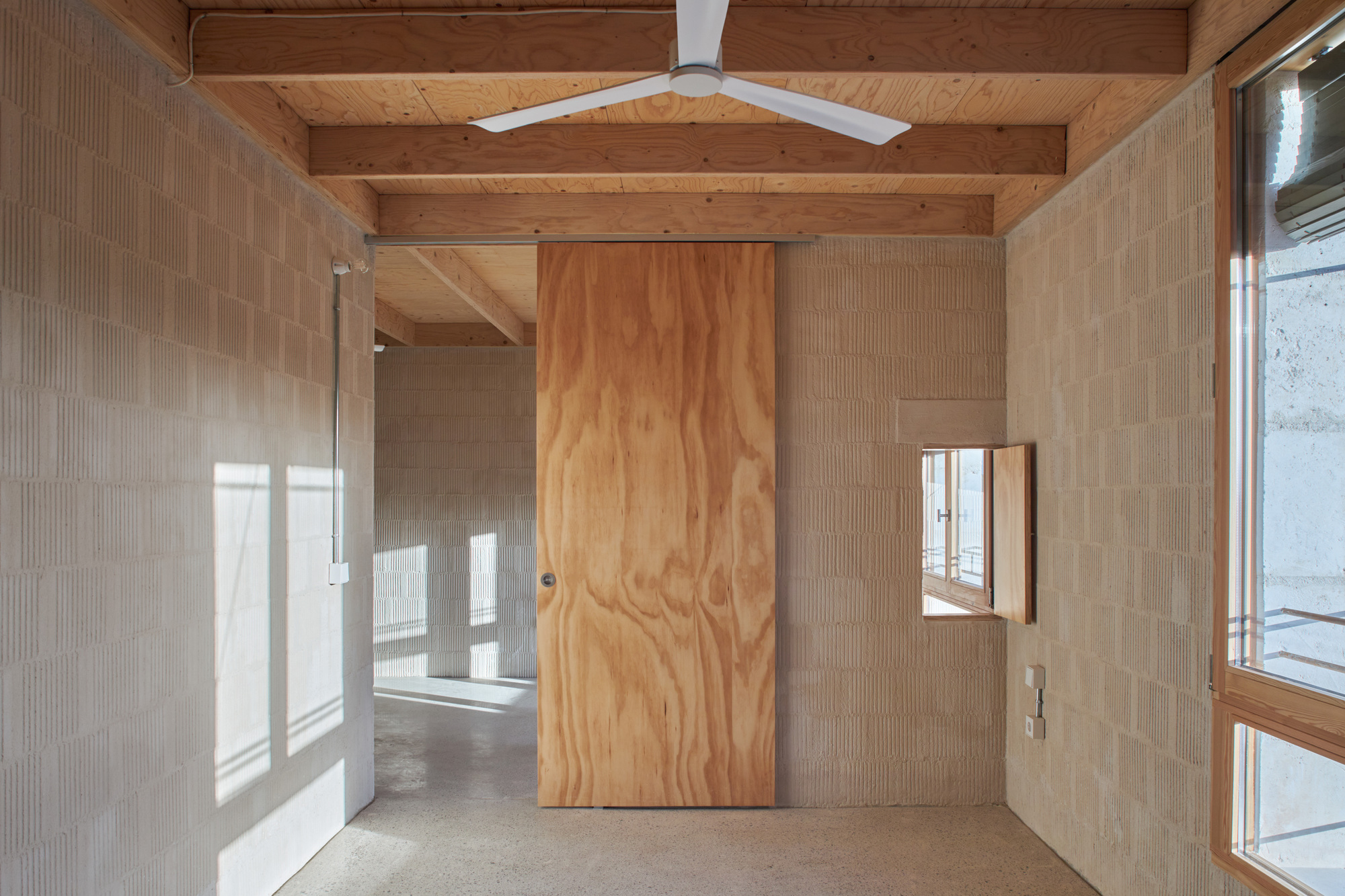 Ten Social Housing Units in Santa Margalida, Mallorca / Javier Gavín + Siddartha Rodrigo + Juan Moreno + DATAAE-16