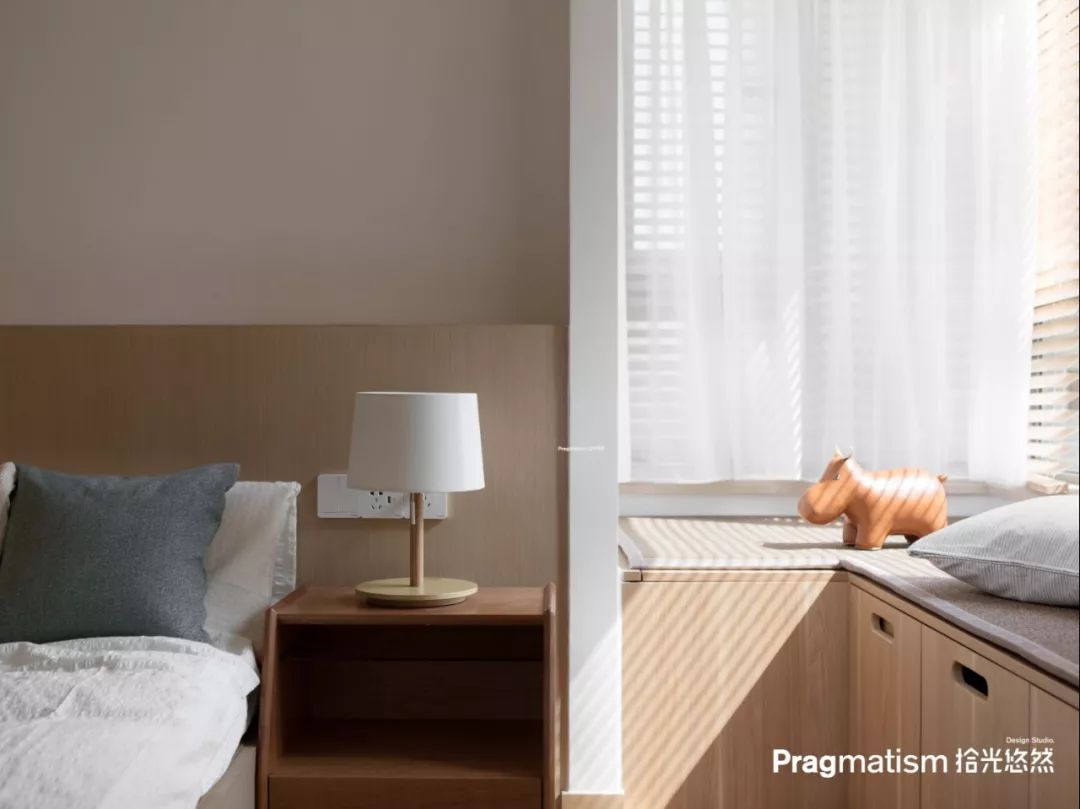 趣味满屋 | 金融 IT 夫妇的 140㎡现代私宅，猫狗双全，人生美满-61