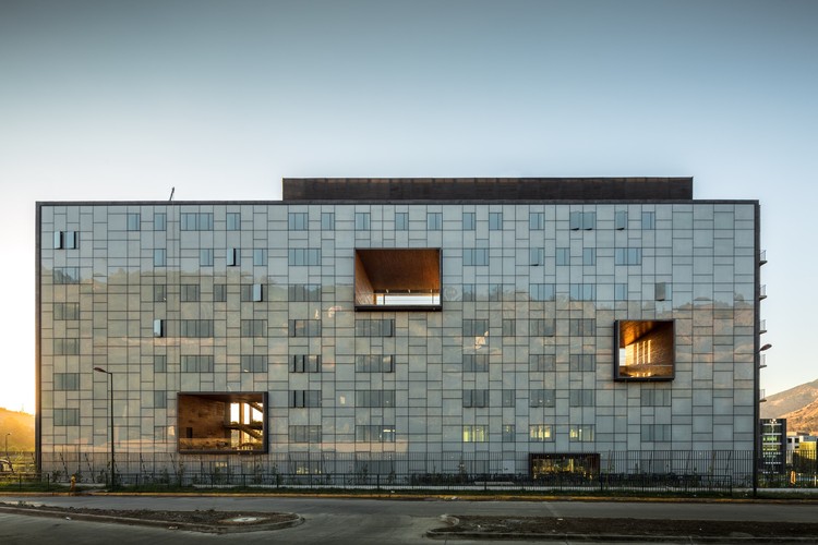 School of Economics and Business Diego Portales University  Rafael Hevia + Rodrigo Duque Motta + Gabriela Manzi-36