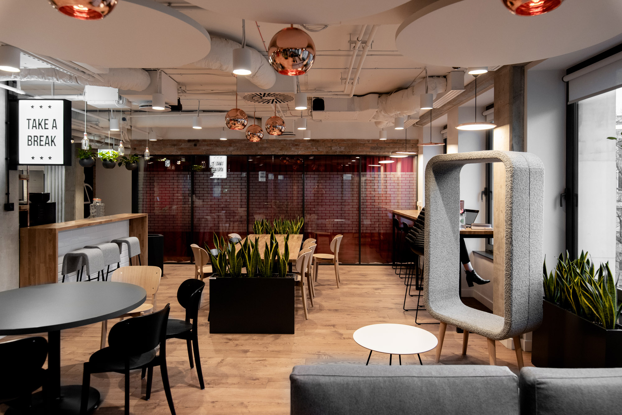 华沙中心地带的现代主义办公室设计丨波兰华沙丨mode:lina™-30