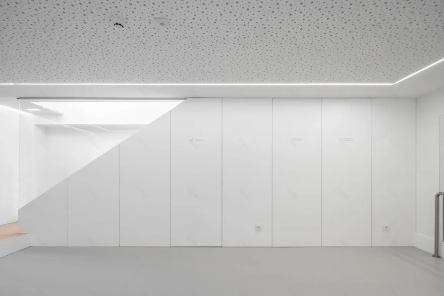 葡萄牙阳光医疗办公室设计丨Arquitetos Rómulo Neto-28