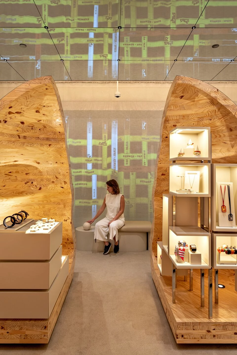 巴西爱马仕快闪店丨巴西圣保罗丨Estudio Guto Requena-9