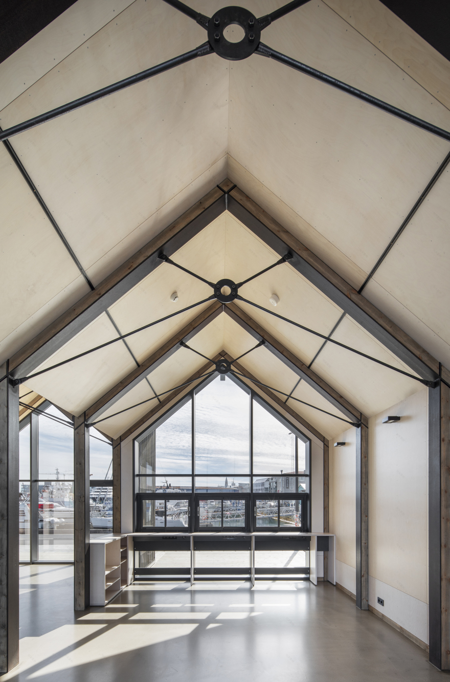 雷克雅未克旧港六座木屋办公室设计丨Yrki architects-19
