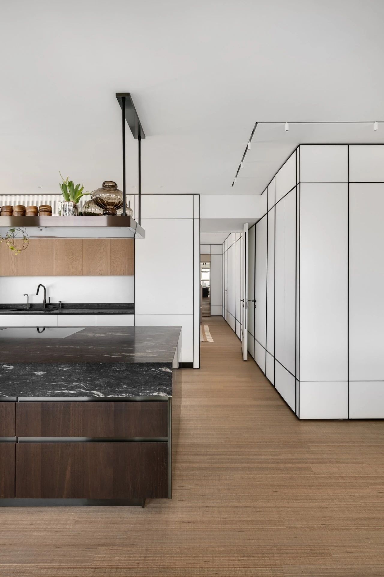 顶层简奢大宅丨Aviram Kushmirski 设计工作室-36